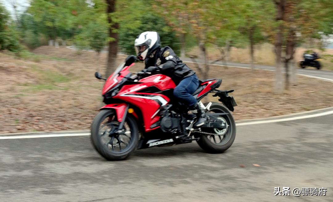 要啥没啥就是有个好心情,要啥没啥还想要浪漫