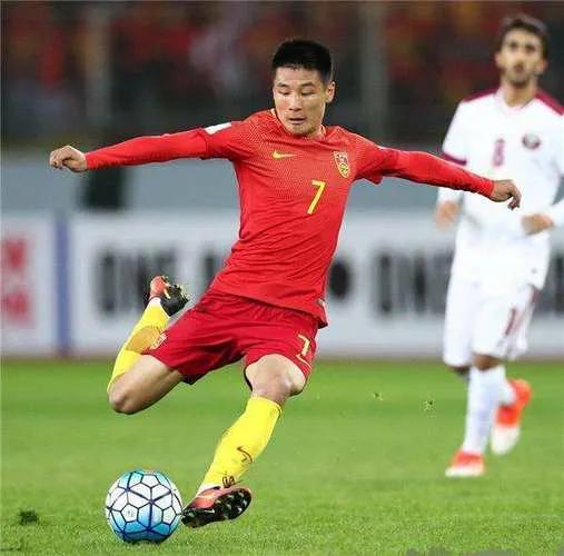 武磊造红失凌空，中国男足0:0新西兰，新国足的表现让人眼前一亮