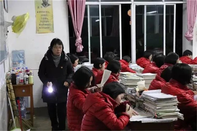 张桂梅有几个学生考上清华北大,张桂梅的学生考不上清华北大