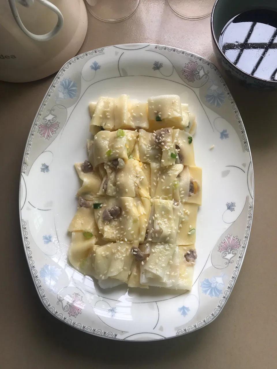 教你做肠粉过程,广东经典肠粉在家自己做你想学吗