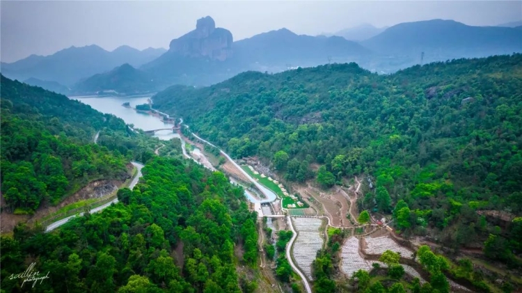 幕天席地位置,幕天席地