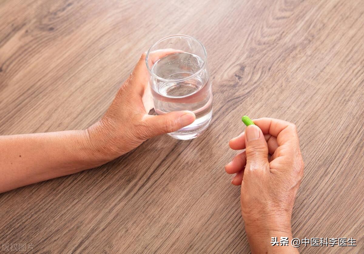 老人癌症晚期有必要治吗,老年人癌症保守治疗还是手术