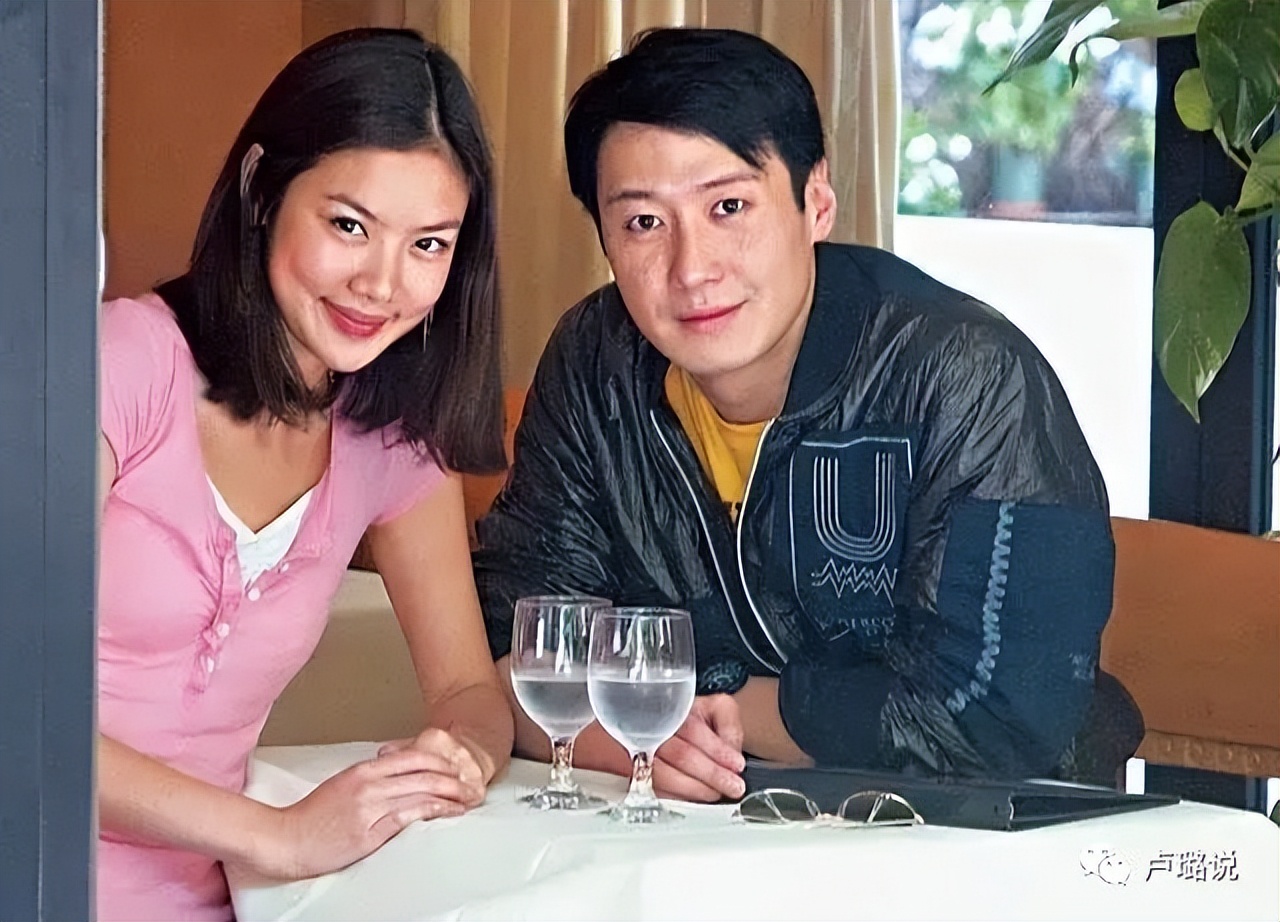 天王隐藏的“大老婆”,把持20亿财产,一生不婚不育,图的是啥?