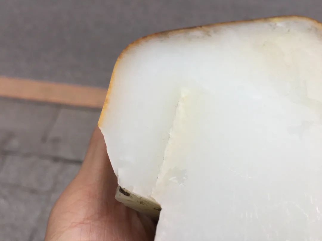 和田玉容易摔出裂纹吗,和田玉籽料有裂正常吗