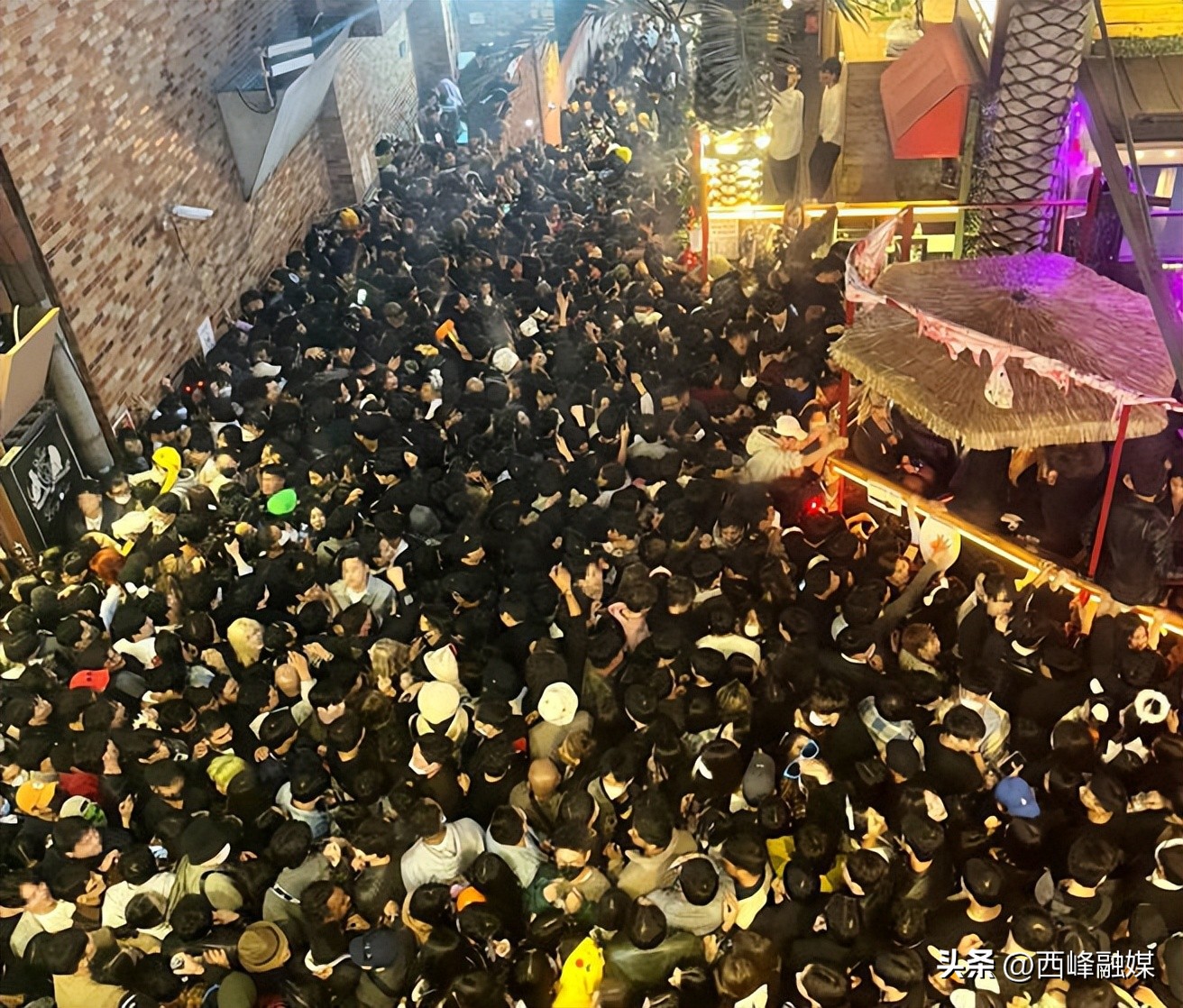 韩国梨泰院踩踏事件发生起因,韩国梨泰院踩踏事件背后真相如何