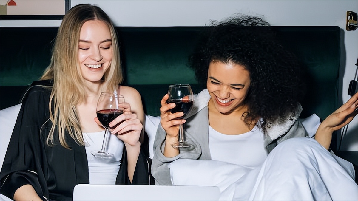 感谢有你一路陪伴愿友谊地久天长,感谢有你作文关于友谊