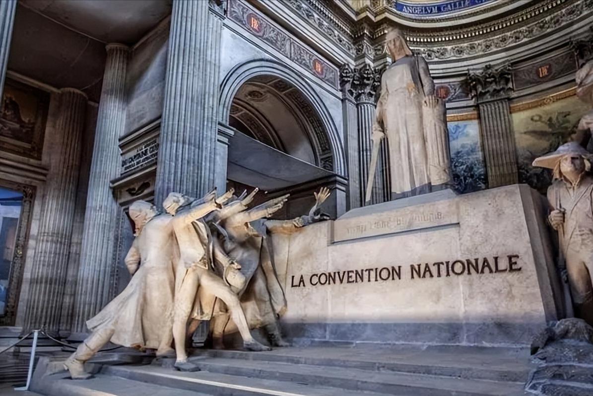 文化巨星陨落，关注度竟然不如“牵手门”，是非观为什么如此荒诞