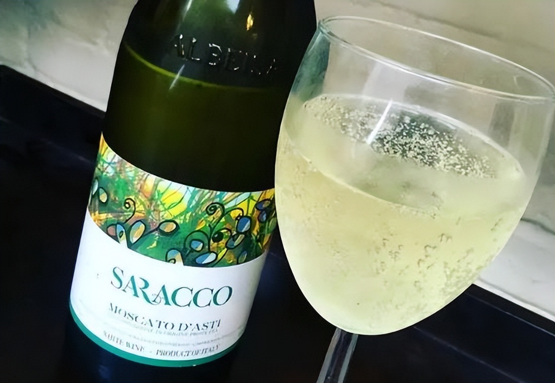 气泡酒和什么酒混着喝,起泡酒怎么喝口感更好