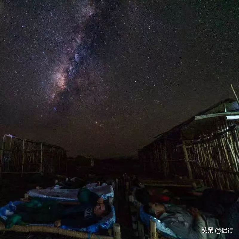 在非洲的死海，探访最接近地狱之门的人