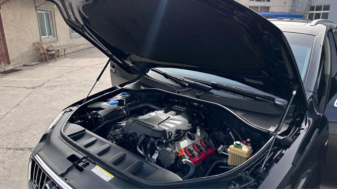 老款奥迪q74.2报废,奥迪q7新能源报废车