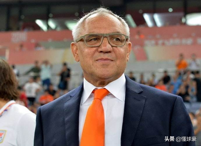 国足应加强个人技术训练,国足正式开启技战术训练