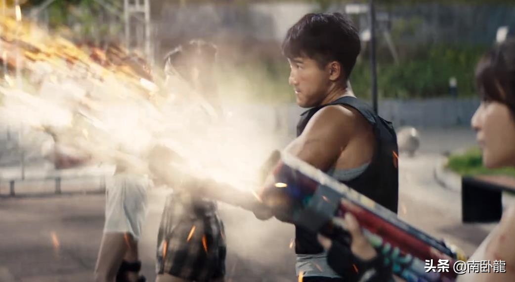 巨蛇闯女校电影剪辑,巨蛇闯女校电影在线播放