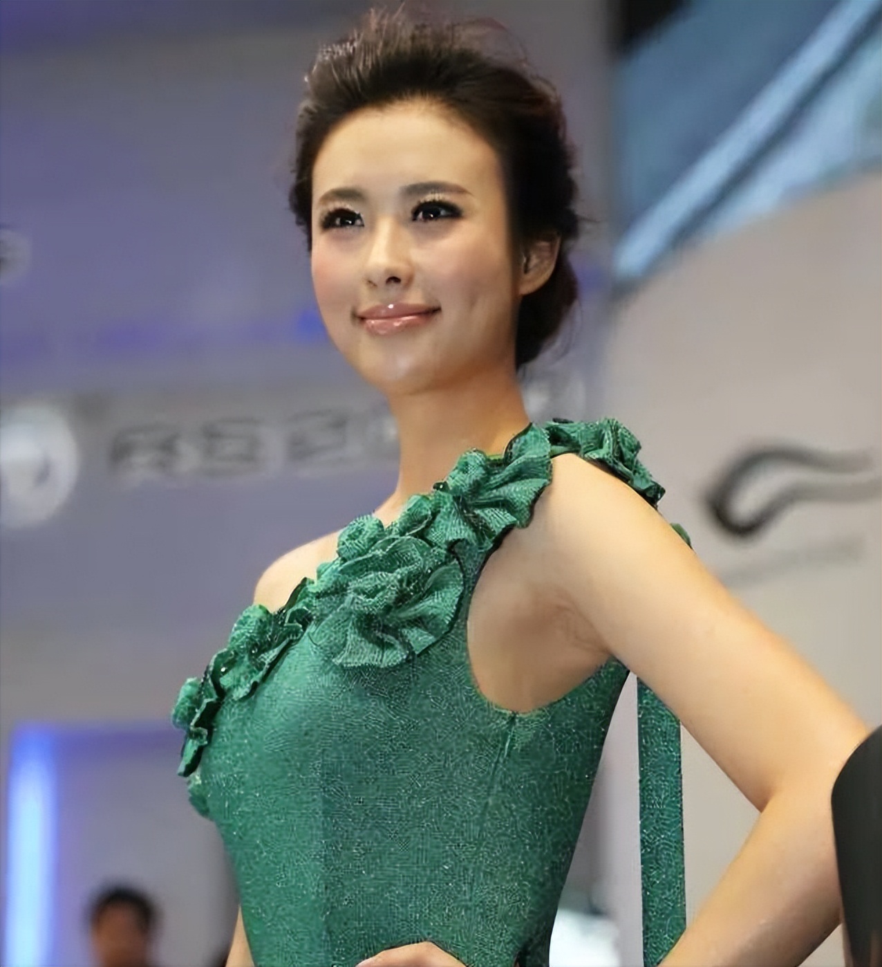 张馨予被拍丑照,翟凌兽兽张馨予快乐大本营