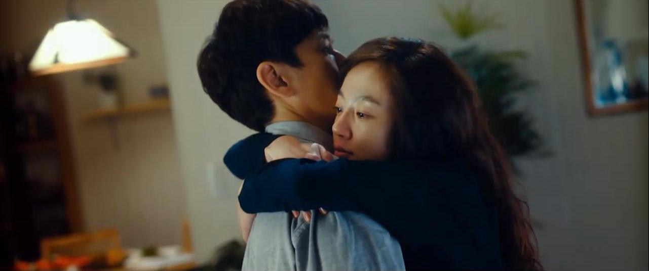 让邻居追妻子的电影,新婚夫妇被隔壁邻居盯上的电影