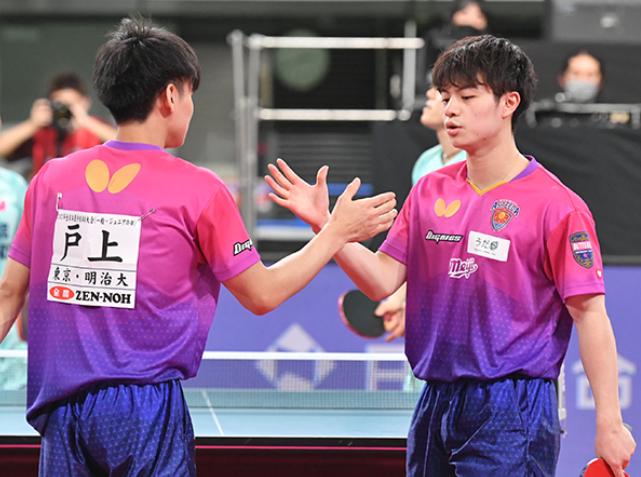 逆转战胜日本队夺冠,国乒黑马输张本智和丢冠