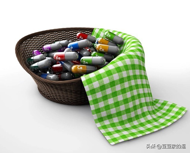 金毛累瘫呕吐起不来怎么办,金毛生病恢复后怎么引导吃食