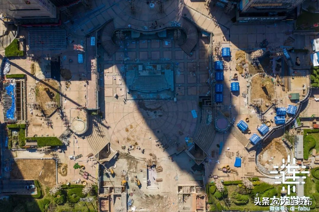 新世纪广场改造全过程,胜利广场改造前后对比