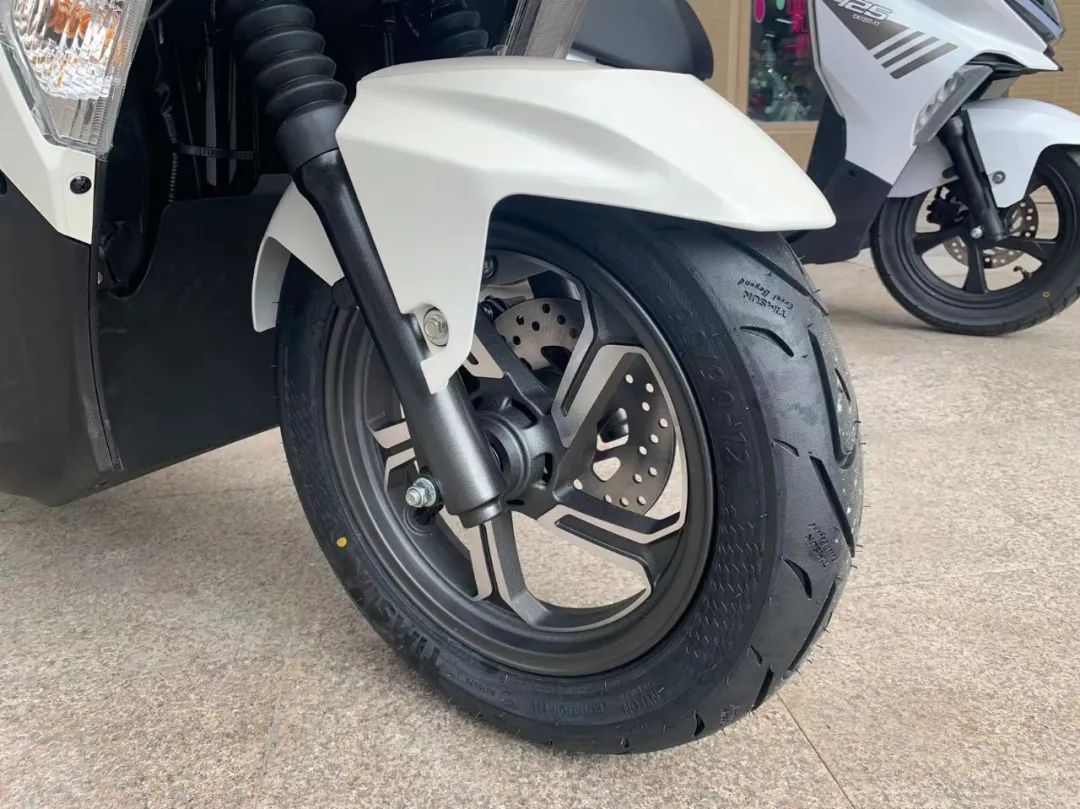 光阳125踏板对比铃木uy125,光阳ck125和铃木uy125哪个更耐用