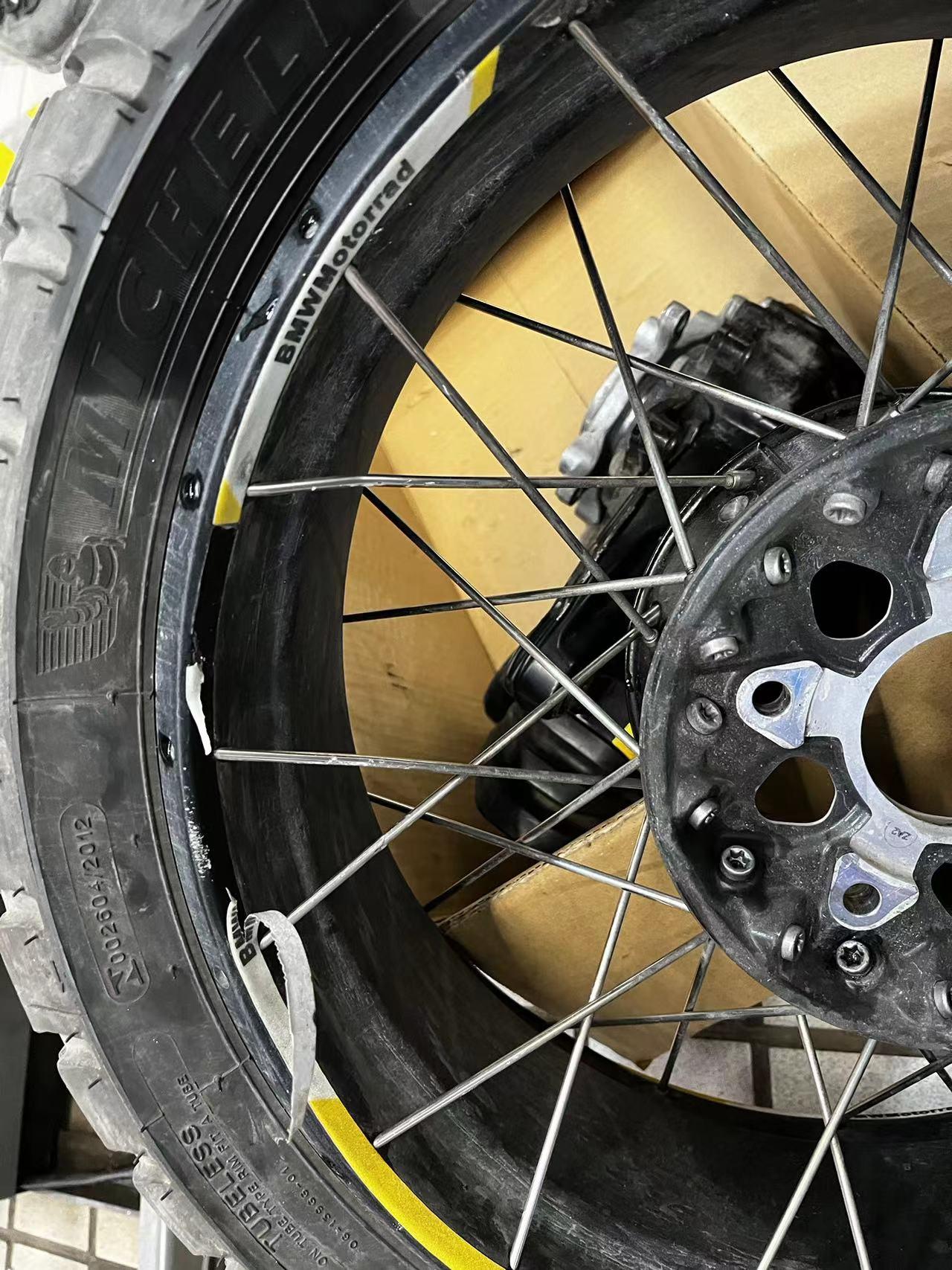 群众我来帮丨保养导致多处重要零件损坏，宝马4S店让摩托车骑手“很受伤”