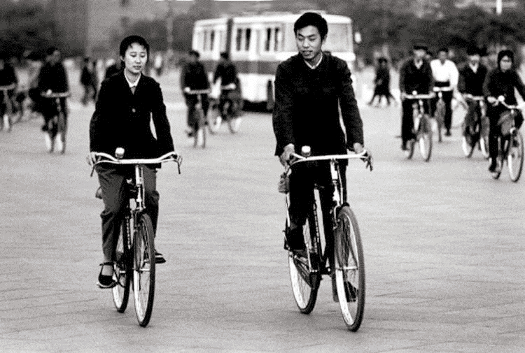 五十年前的“凤凰牌”自行车，一辆150元，放现在相当于多少钱？