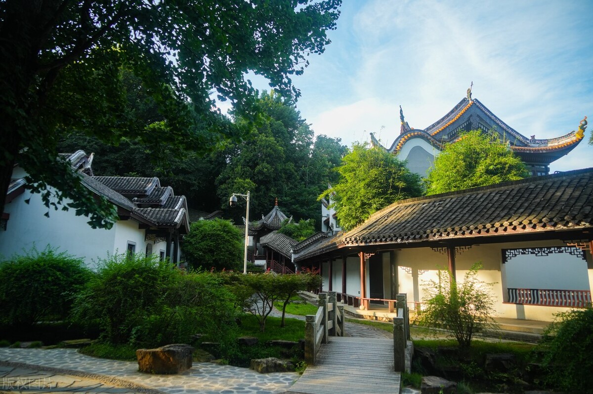 长沙国金中心网红打卡公仔雕像,湖南长沙网红打卡旅游景点