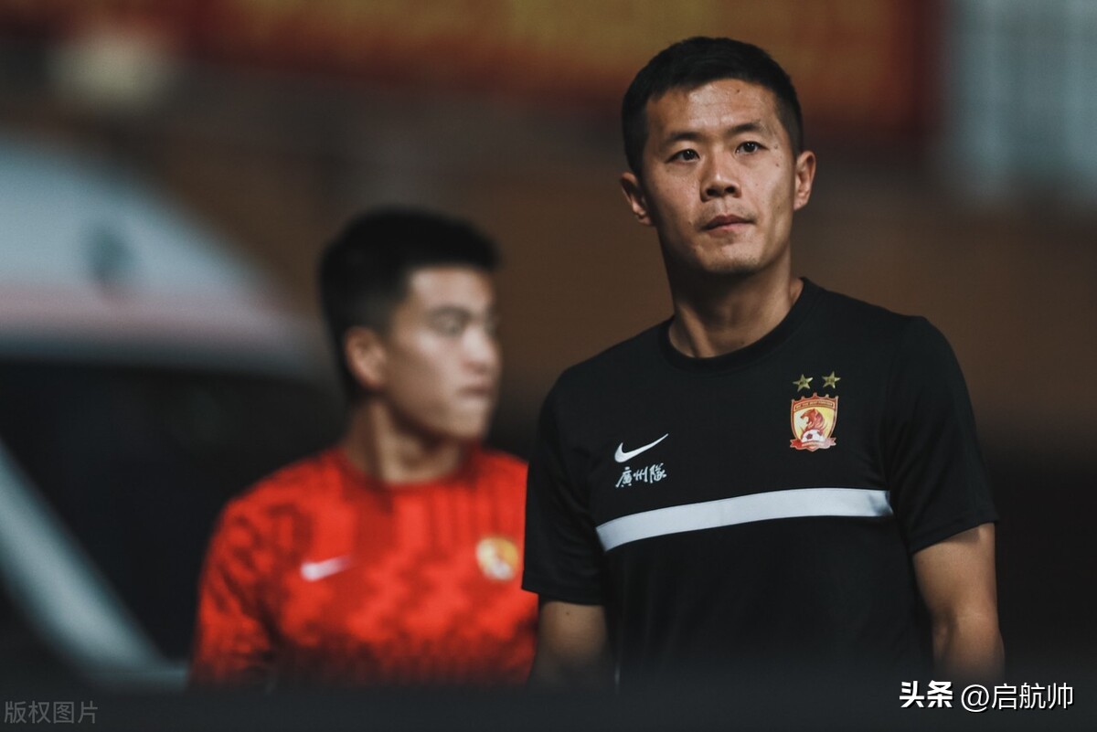 武磊进球复制训练中与张玉宁配合,武磊上港4:0胜恒大