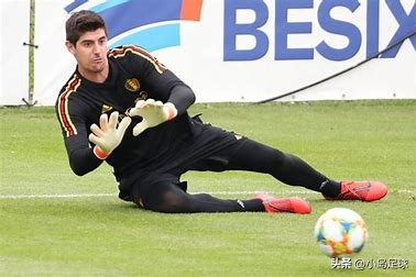 足球场上11个位置分别是什么,足球场上各个位置职责是什么