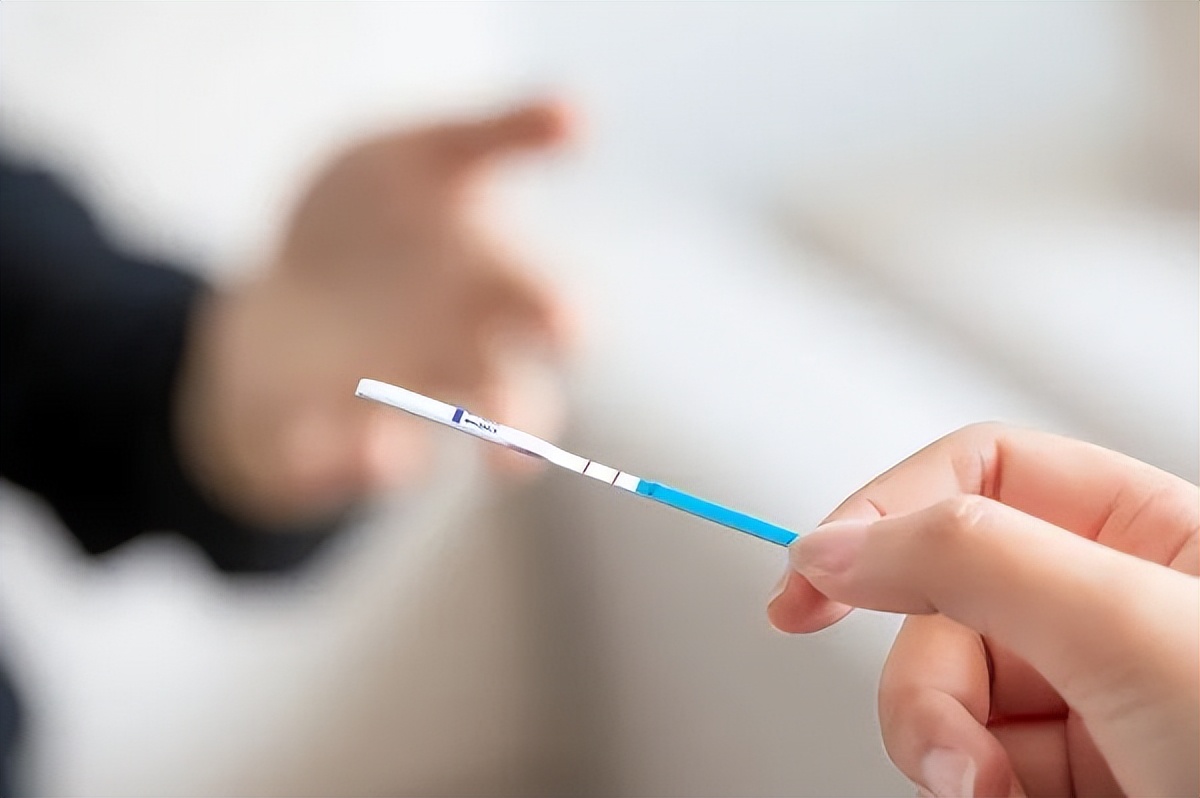 试管移植后第几天抽血验孕,验尿和抽血哪个测怀孕更准