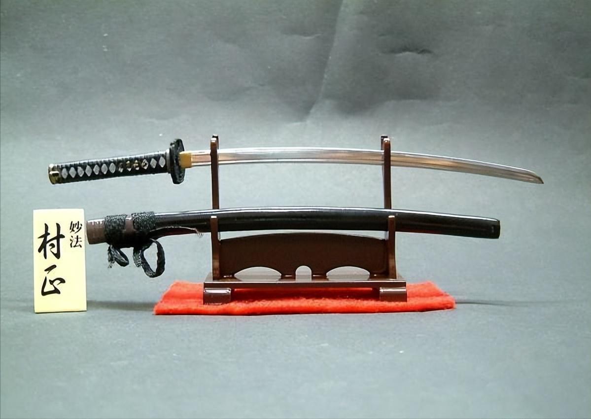 普京送安倍武士刀,普京给安倍送什么