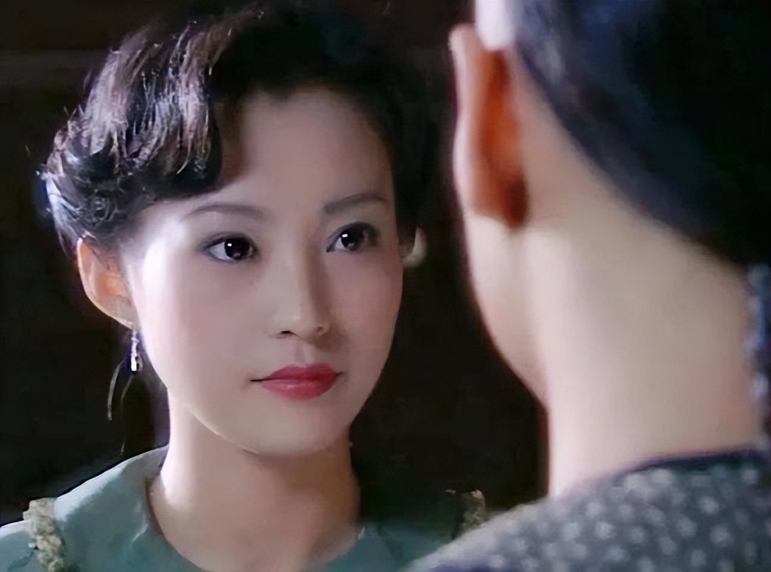 女星珠圆玉润和骨瘦如柴的差距,女星瘦骨如柴珠圆玉润