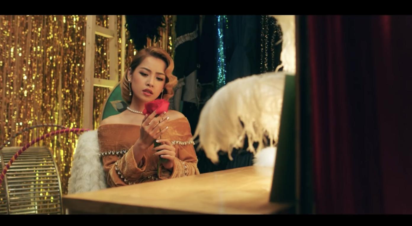 越南版“杨幂”—浪姐4选手芝芙，性感又甜美的穿搭技巧