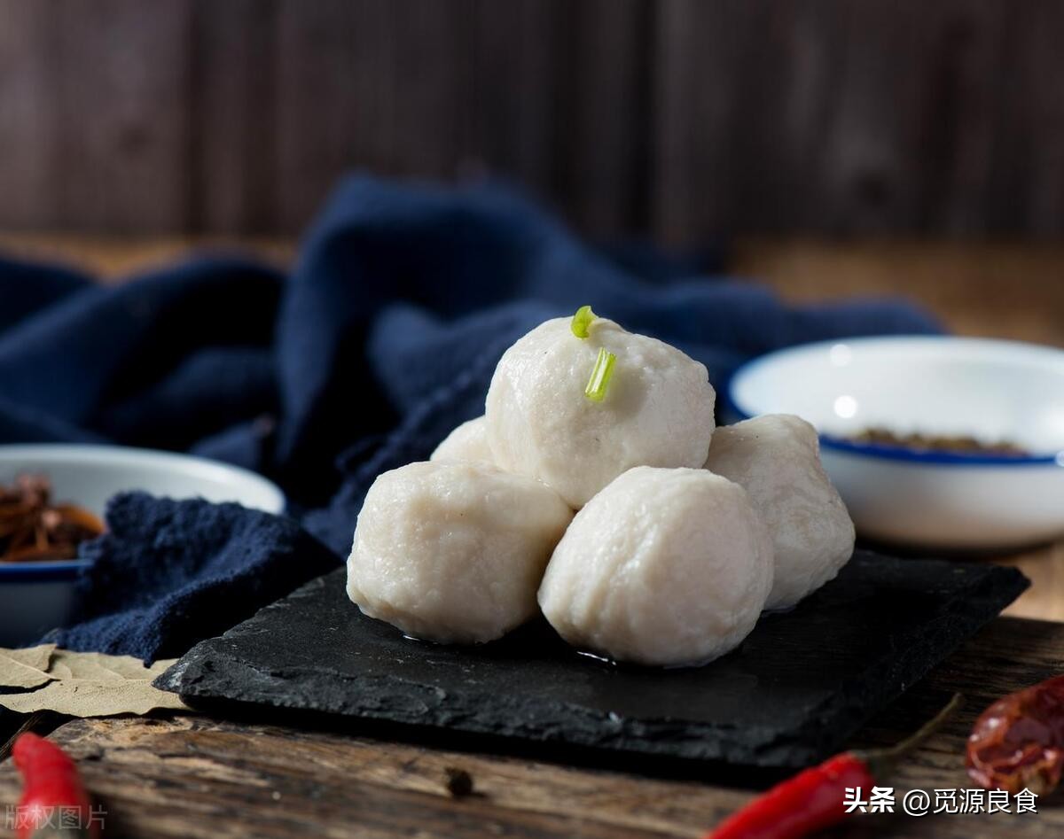 哪种食品添加剂制作鱼丸有筋丝的,用什么添加剂制作鱼丸鱼味不变的