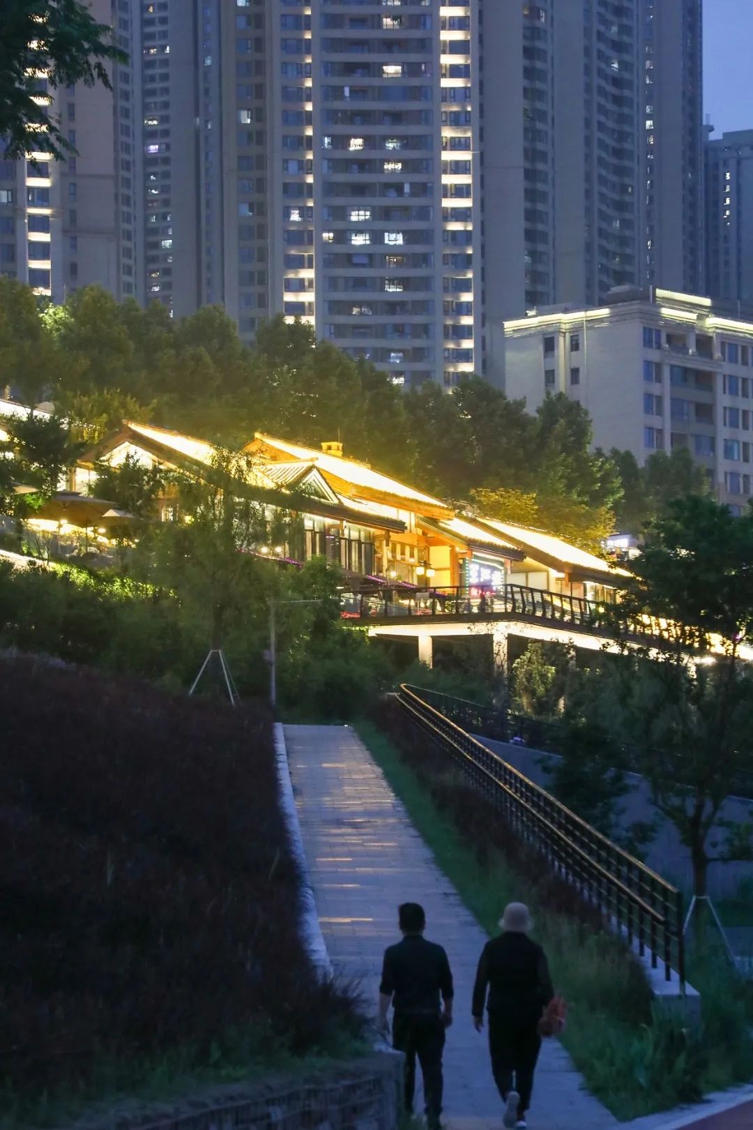 这种精彩来夜色江北体验吧