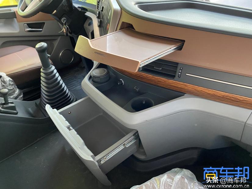 东风天龙旗舰kx自动挡牵引车,东风天龙旗舰kx660自动挡载货车