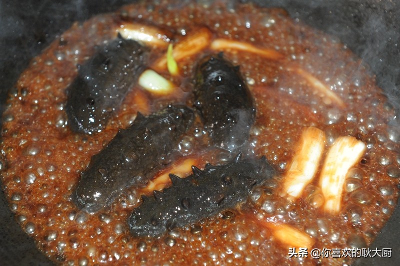 鲁菜正宗京葱爆海参做法,鲁菜大师高炳义制作葱烧海参视频