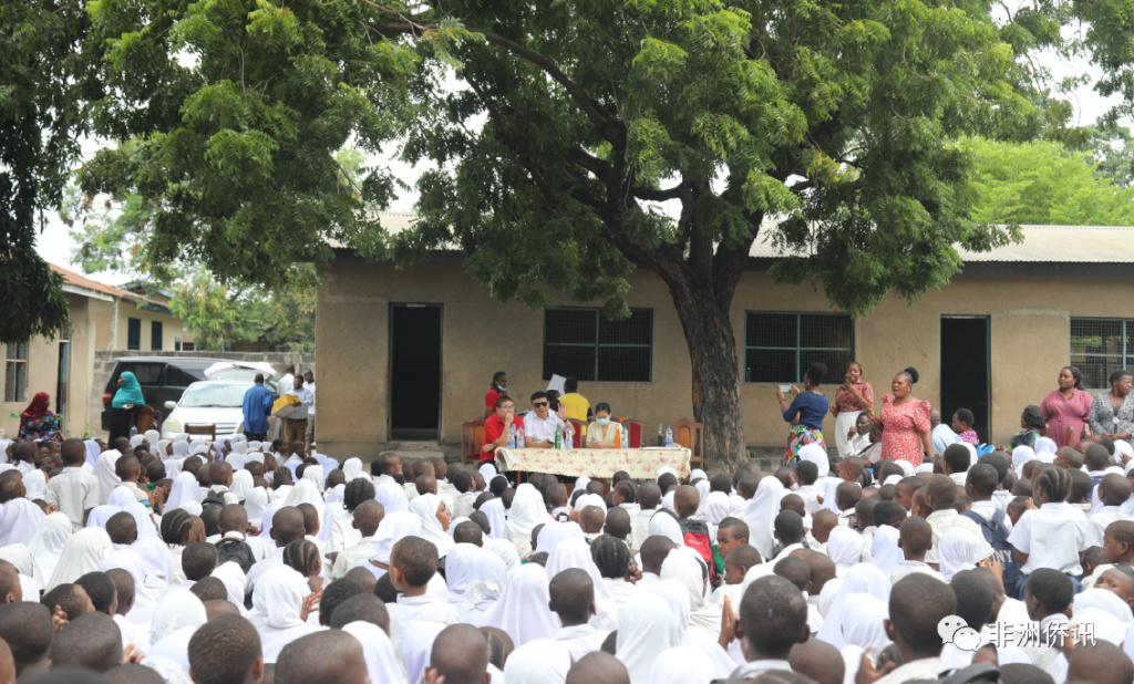 以公益回馈社会,以公益慈善反哺社会