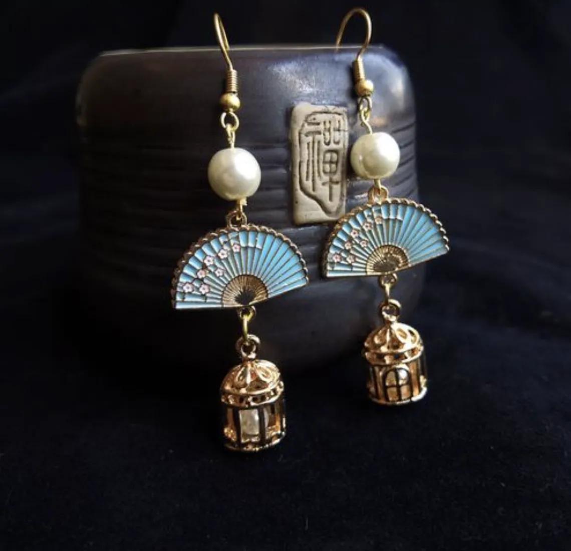 古人为何在耳朵上穿洞？玦和珰有何区别？