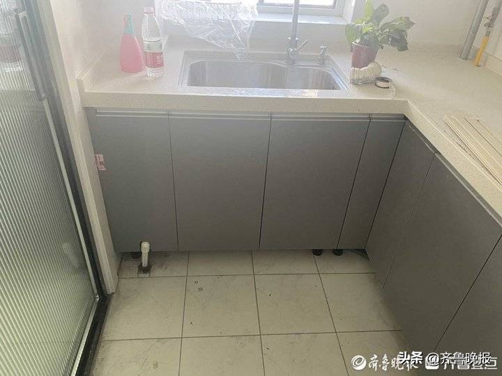 定制家具安装管子,全屋定制家具安装缝隙处理