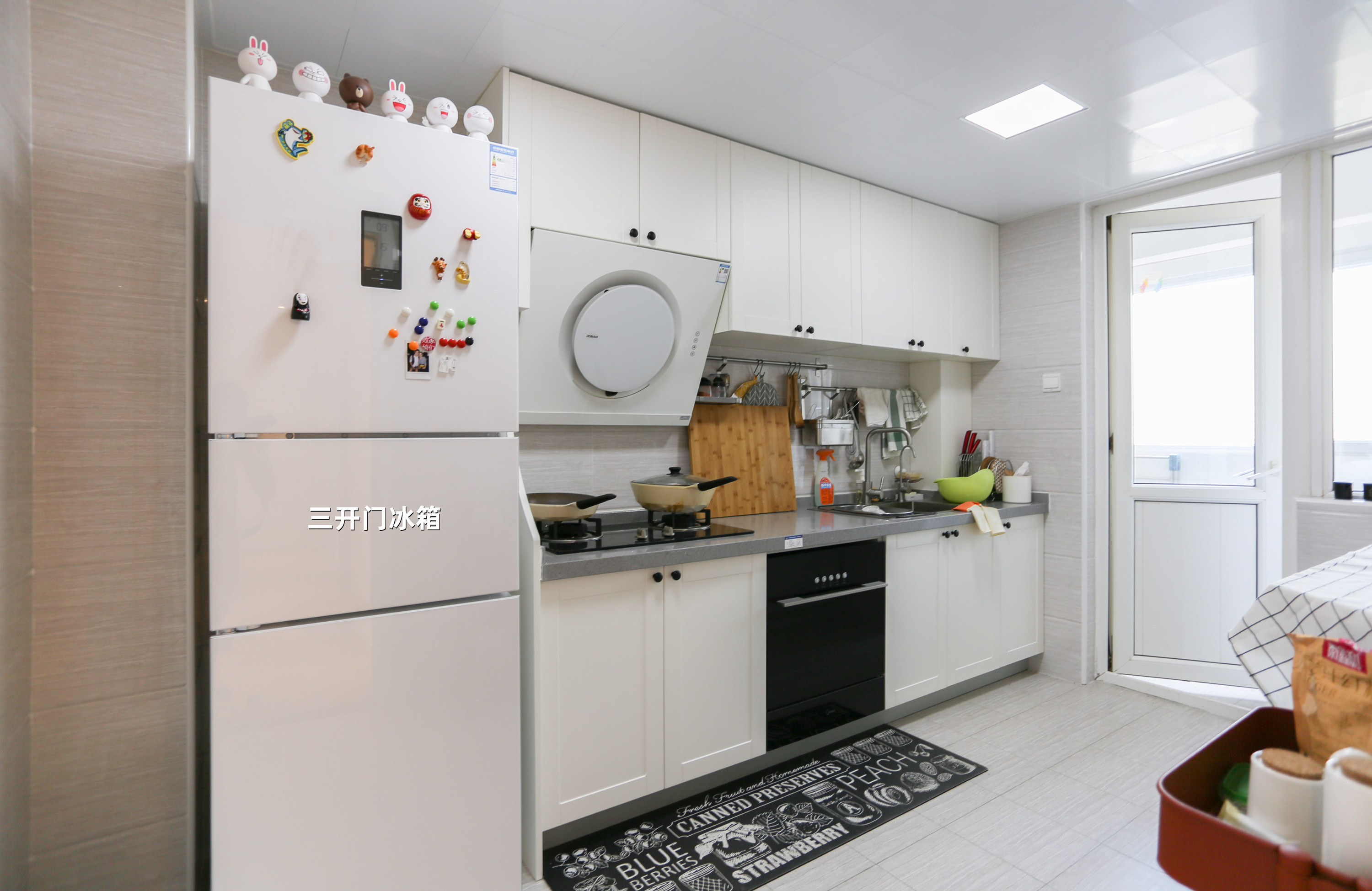 冰箱两门和四门哪种比较好看,小户型冰箱两门和三门哪种实用