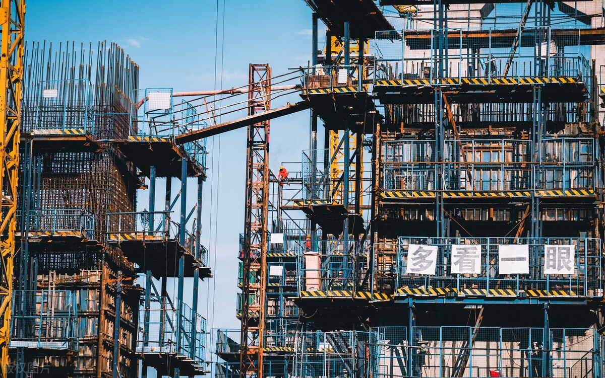 工伤保险待遇包含医疗费吗,工伤保险晚交几天影响工伤待遇吗