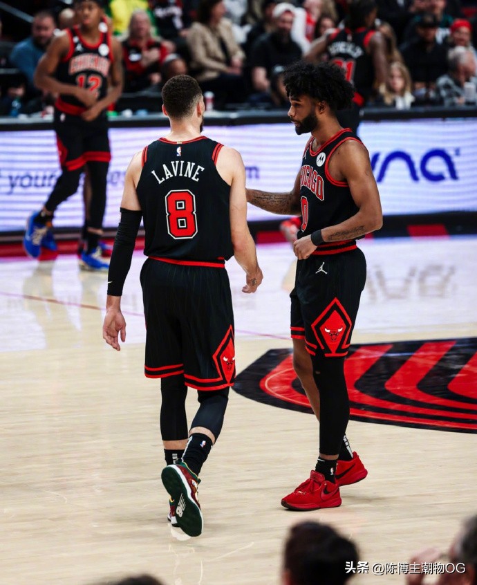 15年库里上脚curry1,库里上脚库里11新配色