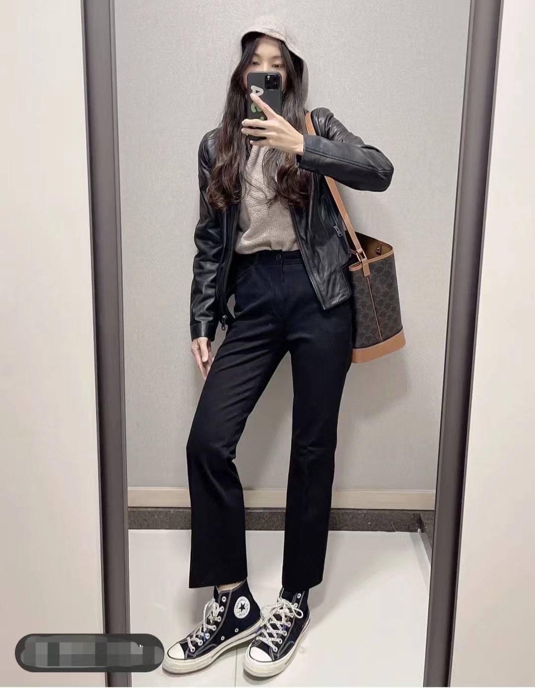 冬季黑色皮衣加棉高级感穿搭,黑色皮衣穿搭女秋冬