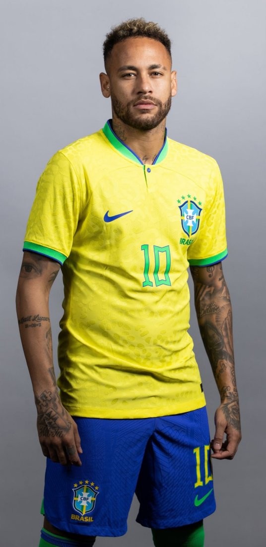 足坛“风流大师”，17岁当爹，30岁已换20个女友，如今女友又怀孕