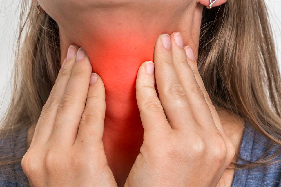 吹空调嗓子不舒服可以用胖大海吗,空调吹多了咽喉不适