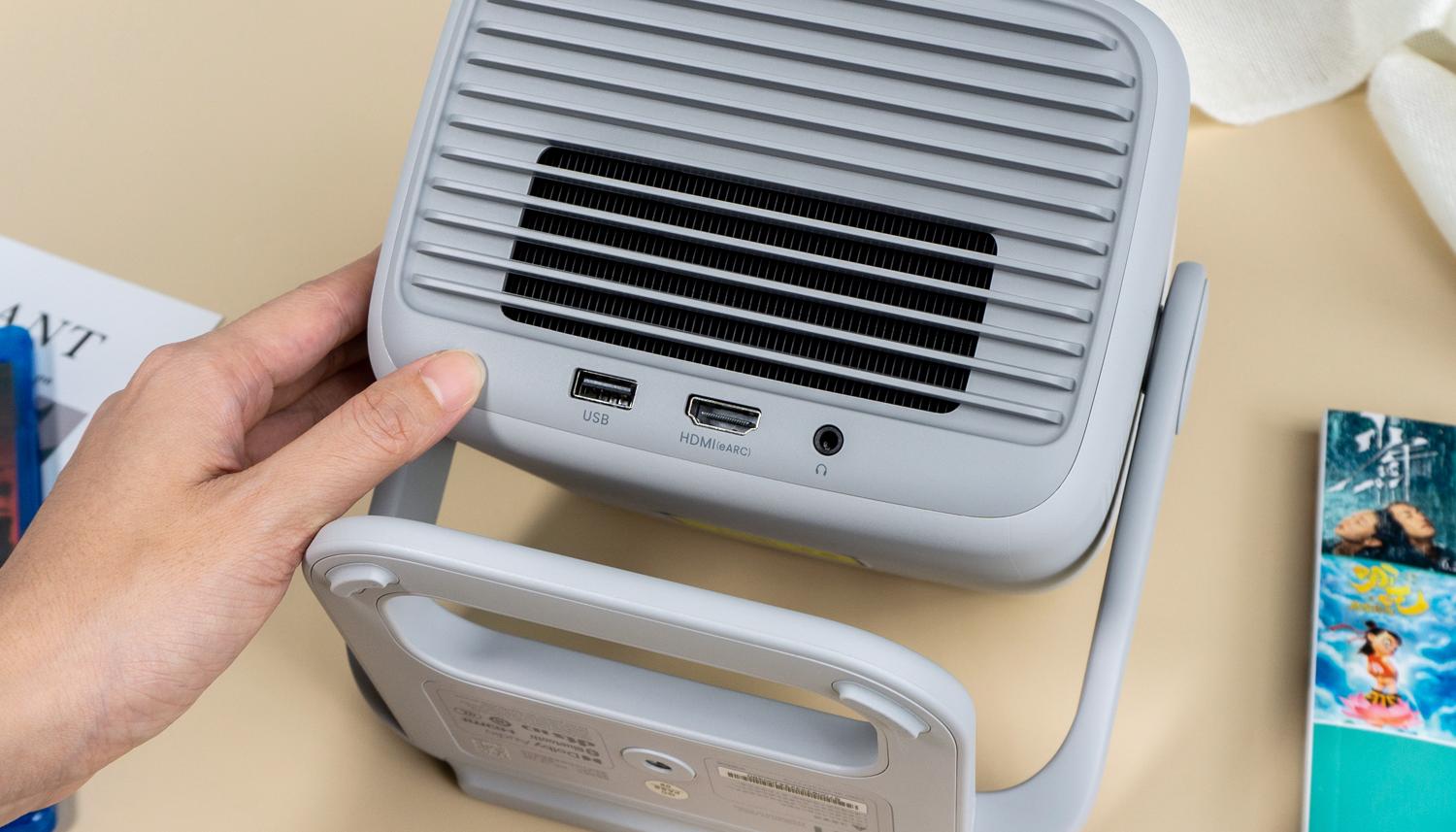 坚果N1pro投影仪评测3d效果,投影仪坚果n1spro开灯投影效果