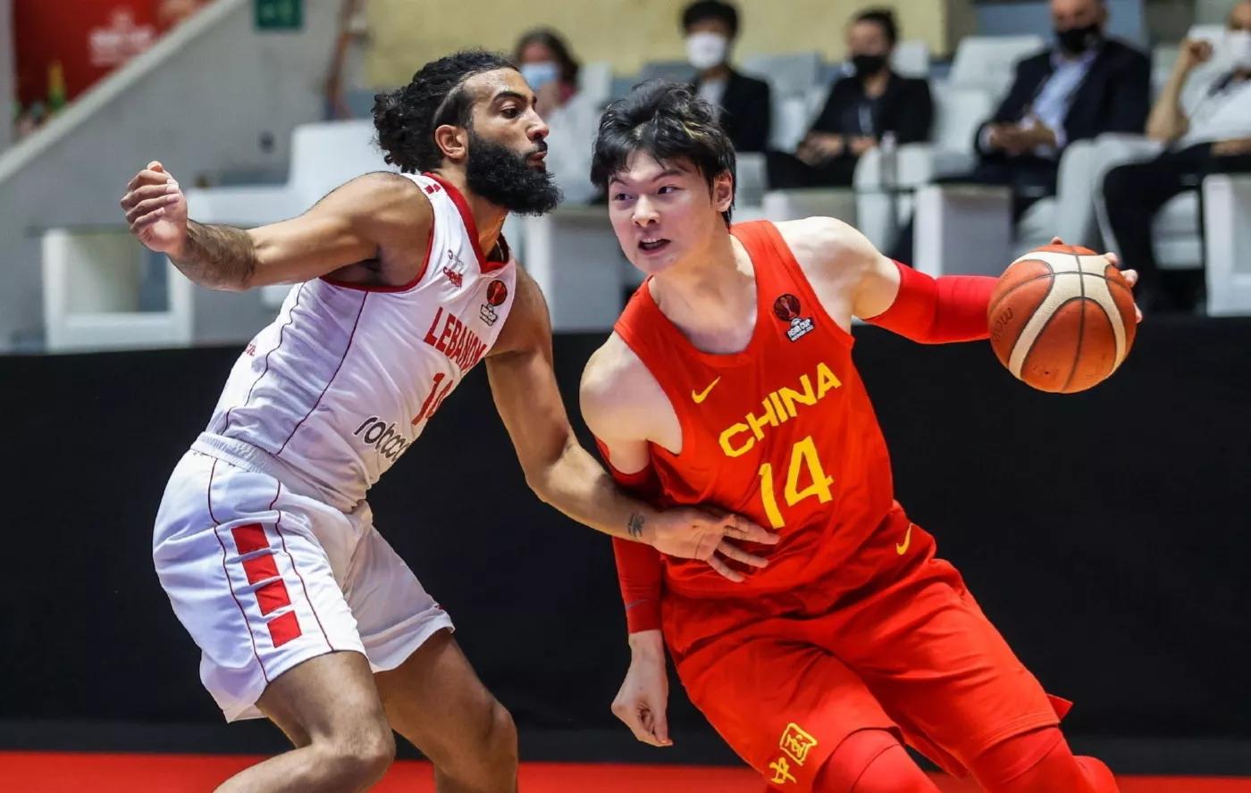 中国男篮最强阵容姚明易建联,男篮周琦易建联十佳球