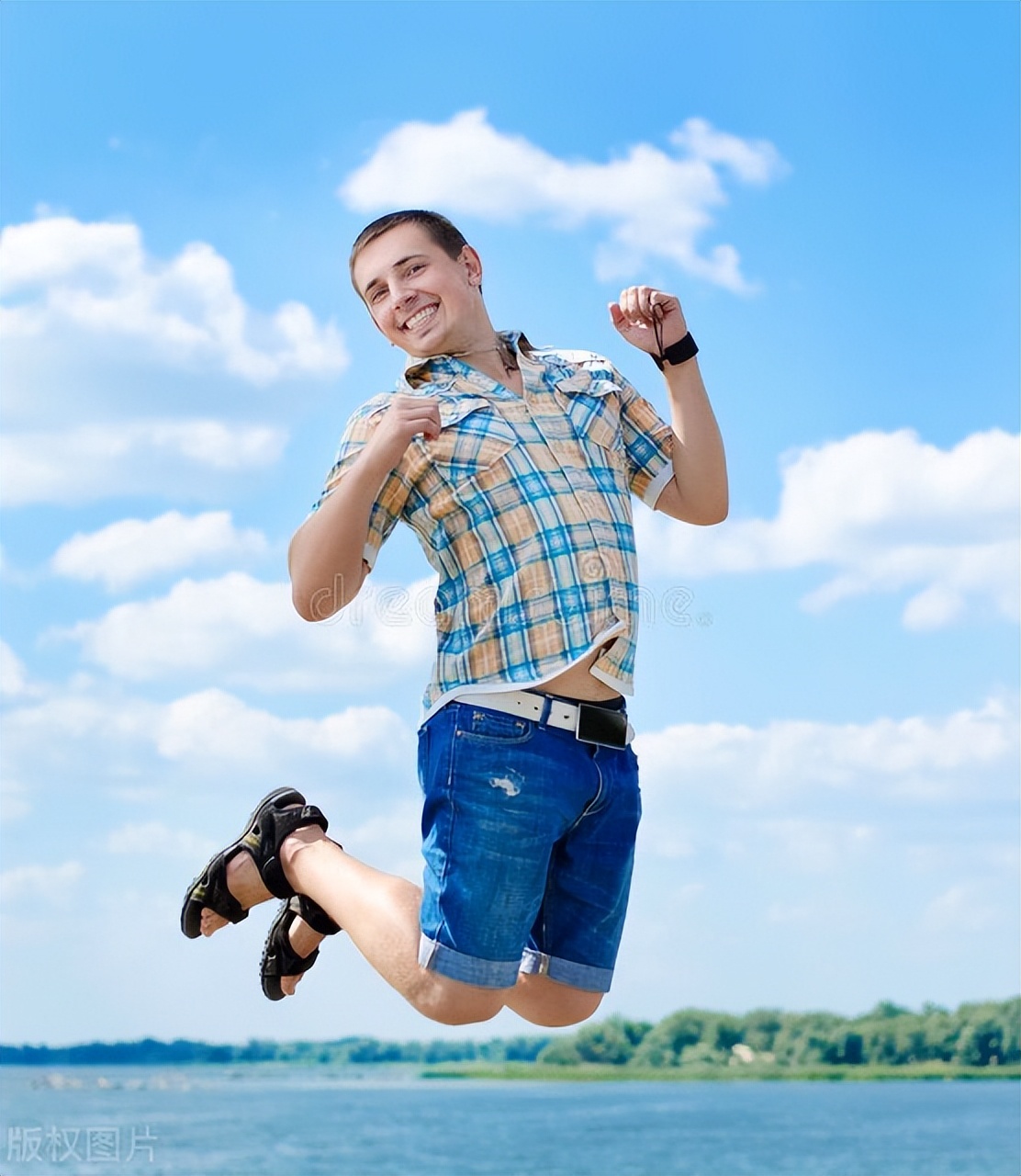 男士夏季怎样搭配衬衫才好看,夏天男士穿衬衫怎样搭配好