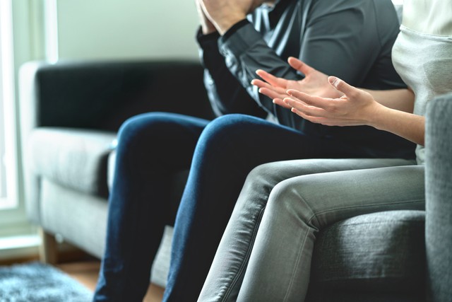 北大高材生40天狂赚一个亿，上节目被质疑履历造假，他是如何应对