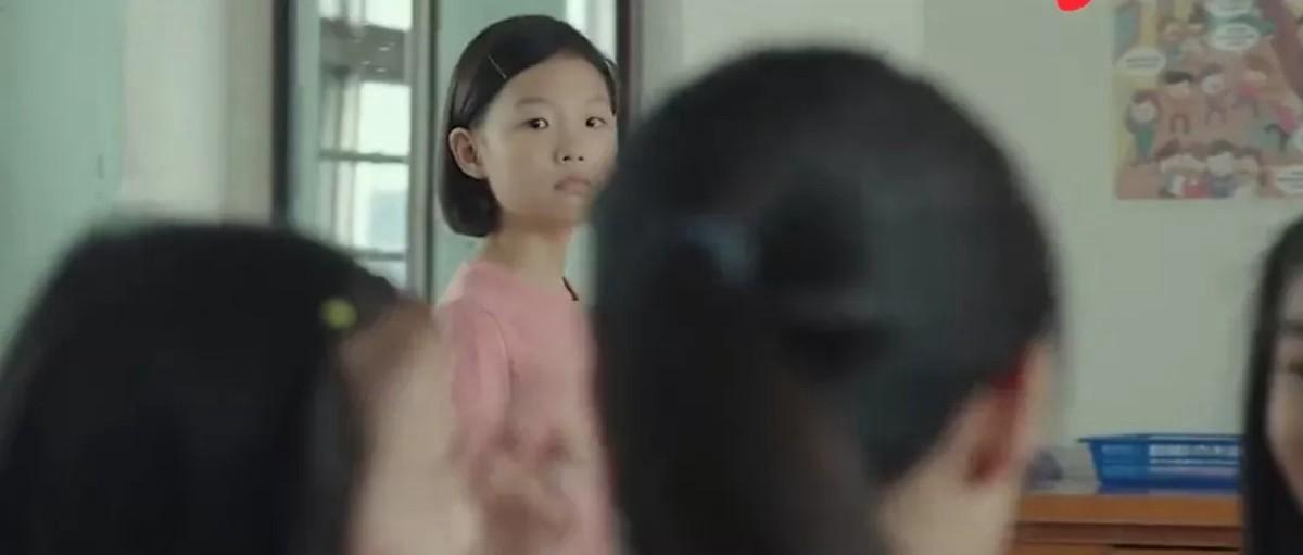 孩子说在学校没有人和他玩,孩子问在学校没有好朋友怎么回答