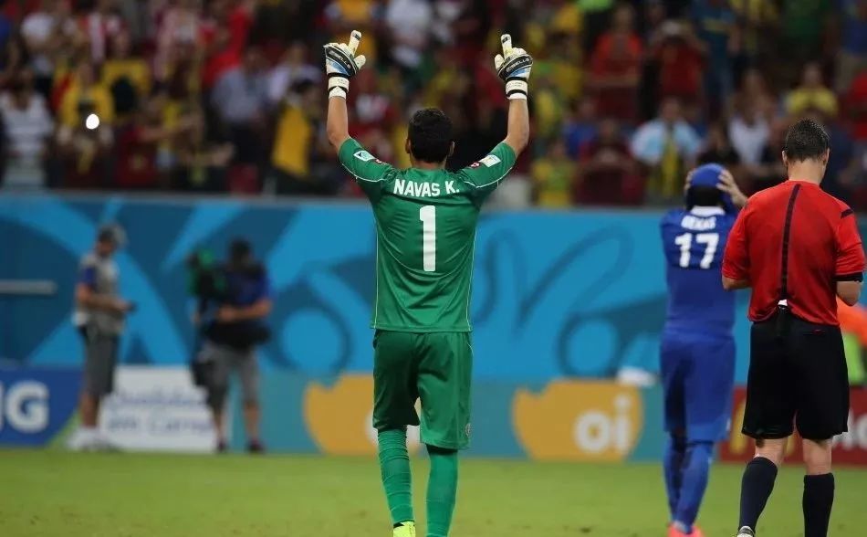 纳瓦斯孤立,纳瓦斯被西班牙安慰